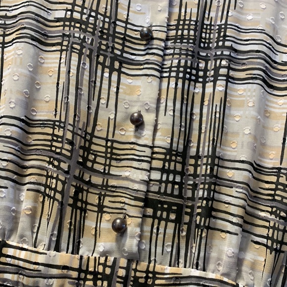 High neck dress. - Picture 4 of 4